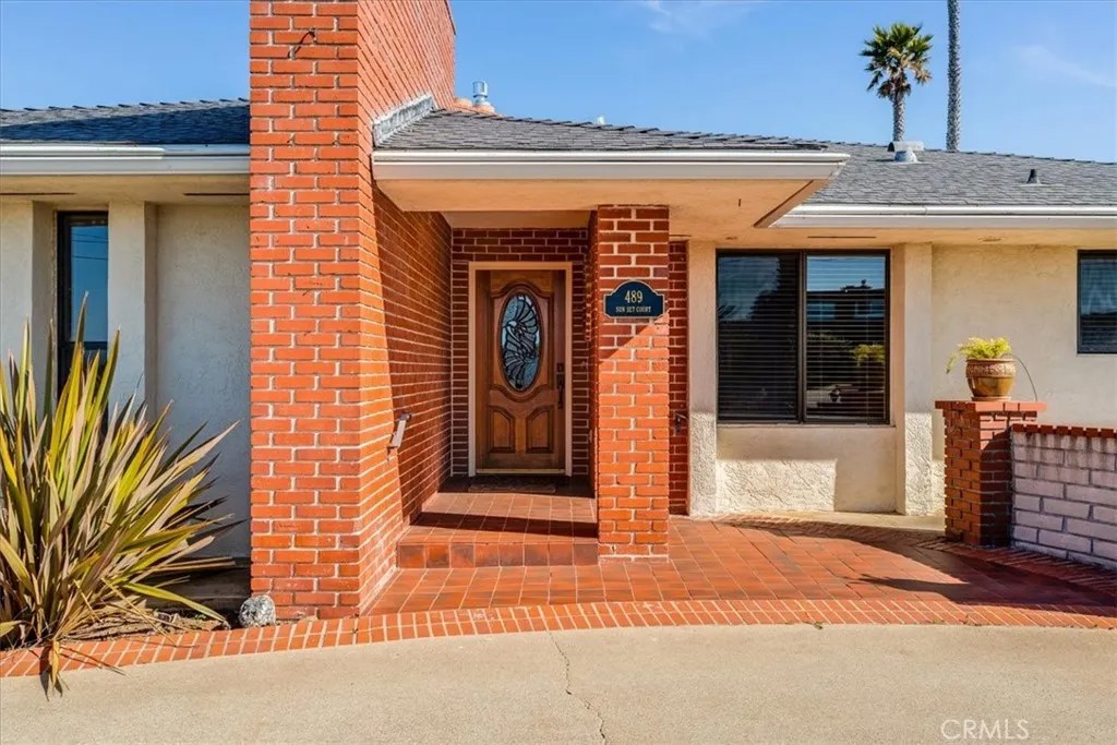 489 Sunset Court