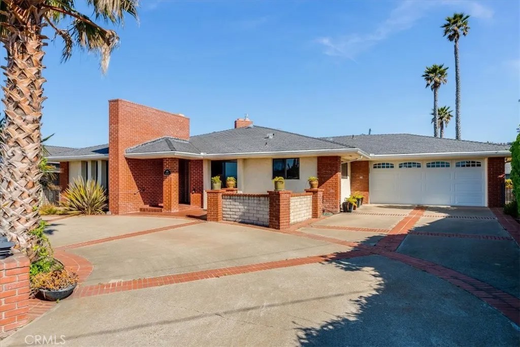 489 Sunset Court