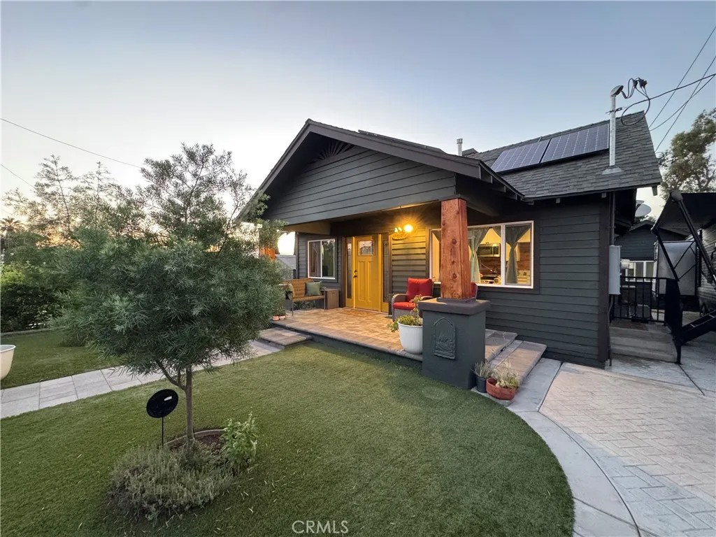 1827 E Citrus