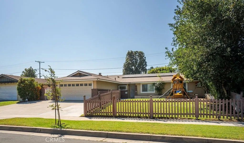 Photo of 340 E Old Mill, Corona, CA 92879 (MLS # CV26064826)