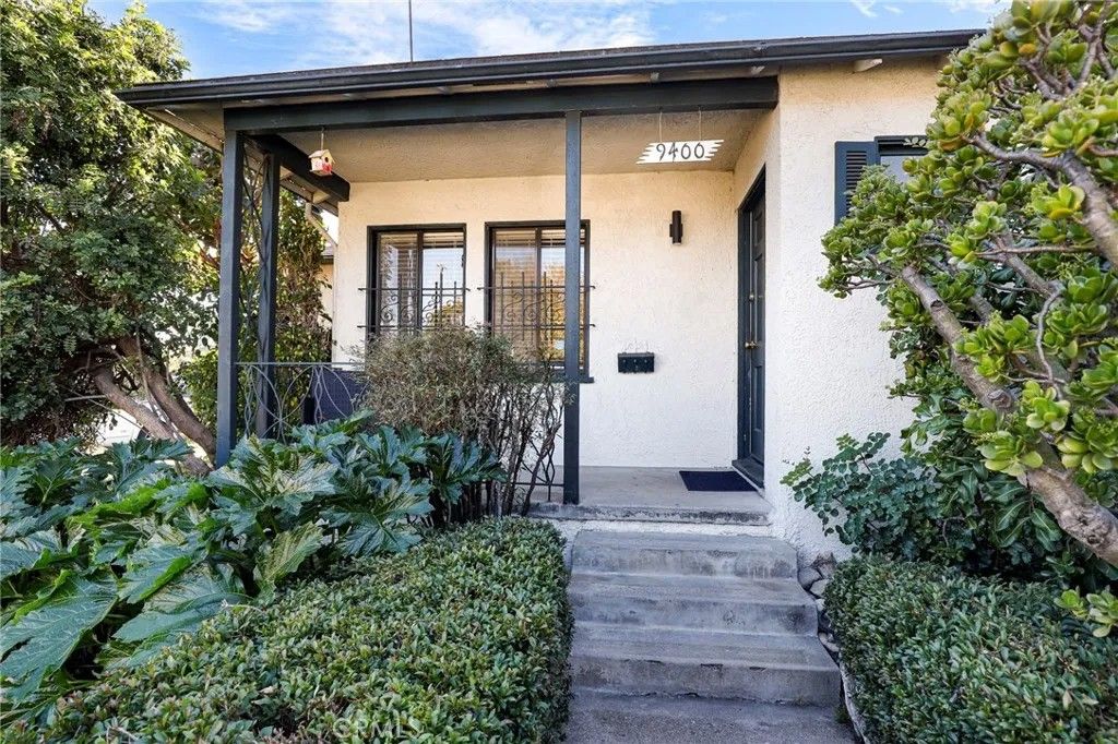 Photo of 9400 Kramerwood Place, Los Angeles, CA 90034 (MLS # PW25269019)