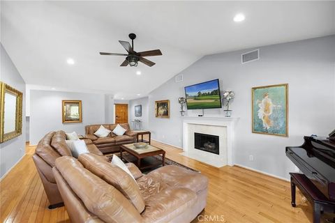 Photo of 38335 Oaktree Loop, Murrieta, CA 92562 (MLS # SW26086562)