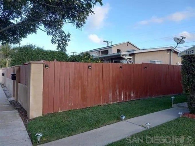 3246-3248 CLAIREMONT MESA BOULEVARD