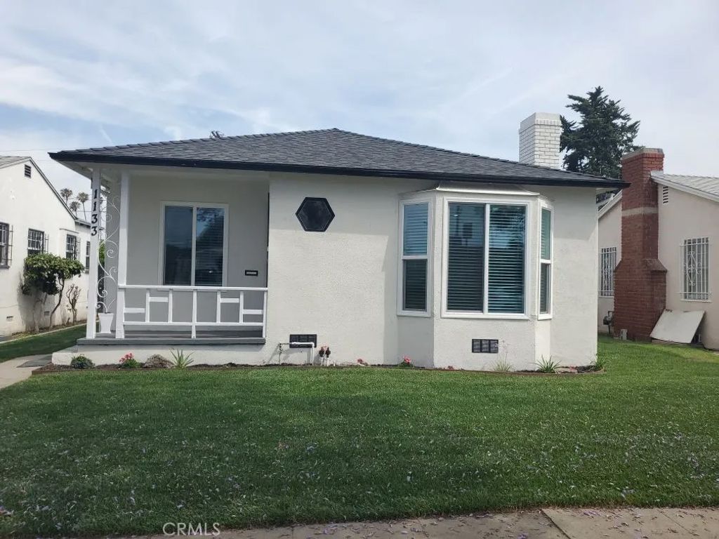 Photo of 1133 W 58th St, Los Angeles, CA 90037 (MLS # DW26085115)