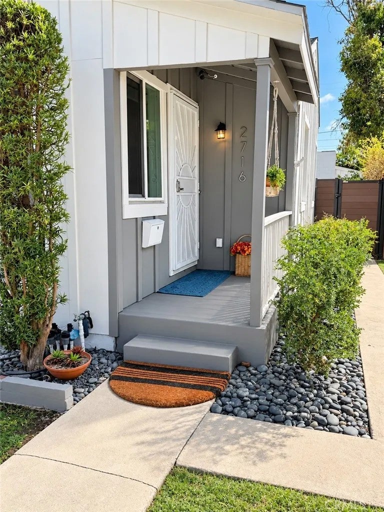 2716 W 155th
