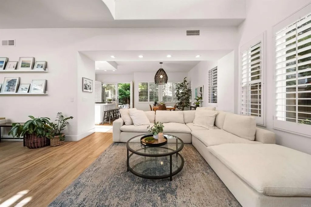 7100 Surfbird Circle