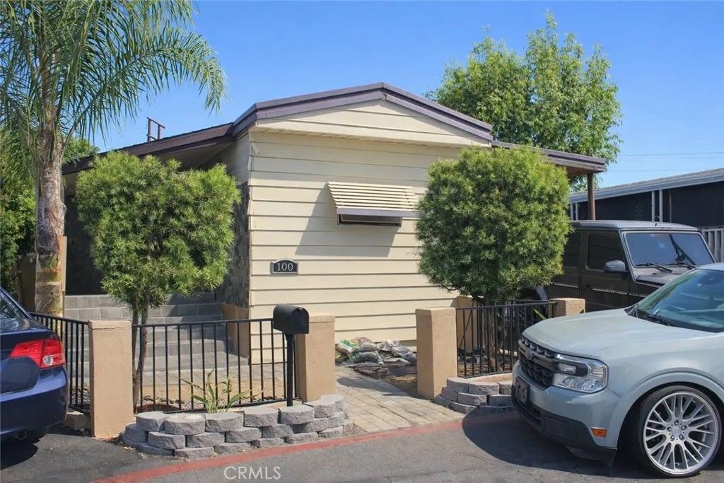 Photo of 17705 Western Ave, Gardena, CA 90248 (MLS # OC26070543)