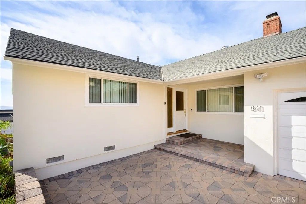 Photo of 841 Irving Dr, Burbank, CA 91504 (MLS # GD26072008)