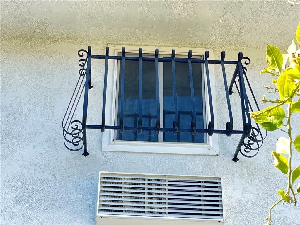 Photo of 2302 Via Puerta #F, Laguna Woods, CA 92637 (MLS # OC26013504)