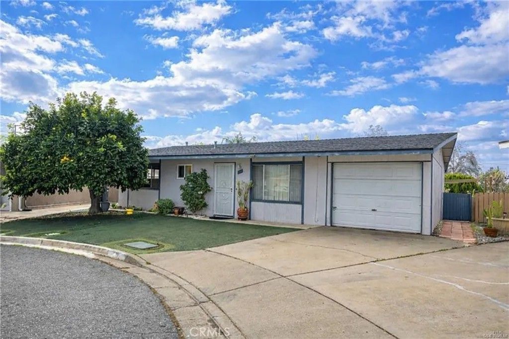 Photo of 861 Majela, Hemet, CA 92543 (MLS # SW26019041)