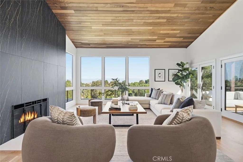 5204 Middlecrest Road