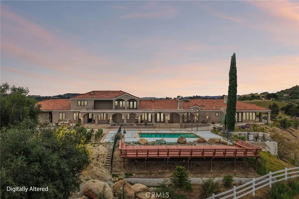 Photo of 38075 Via Majorca, Murrieta, CA 92562 (MLS # SW26065604)