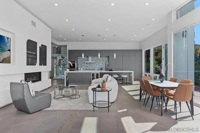 7546 Caminito Avola