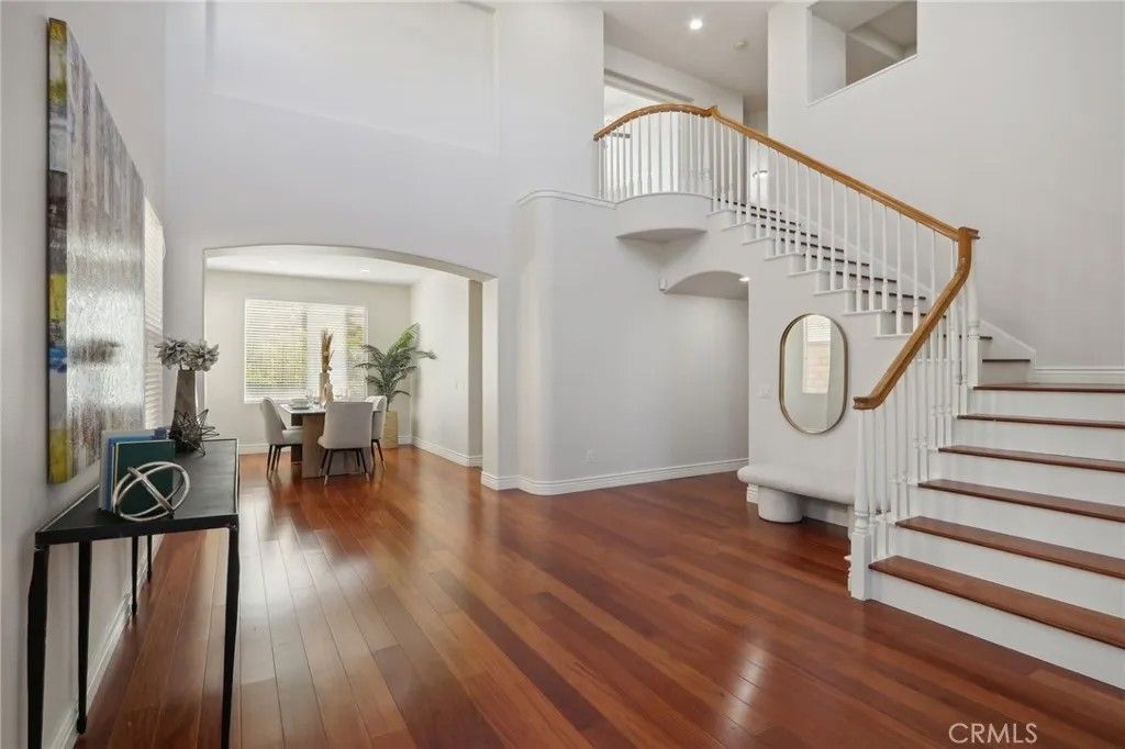 Photo of 28996 Garnet Canyon Drive, Saugus, CA 91390 (MLS # SR26025970)