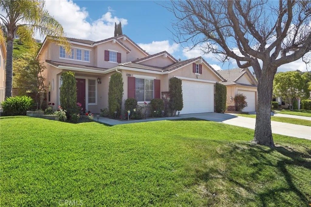 Photo of 28996 Garnet Canyon Drive, Saugus, CA 91390 (MLS # SR26025970)