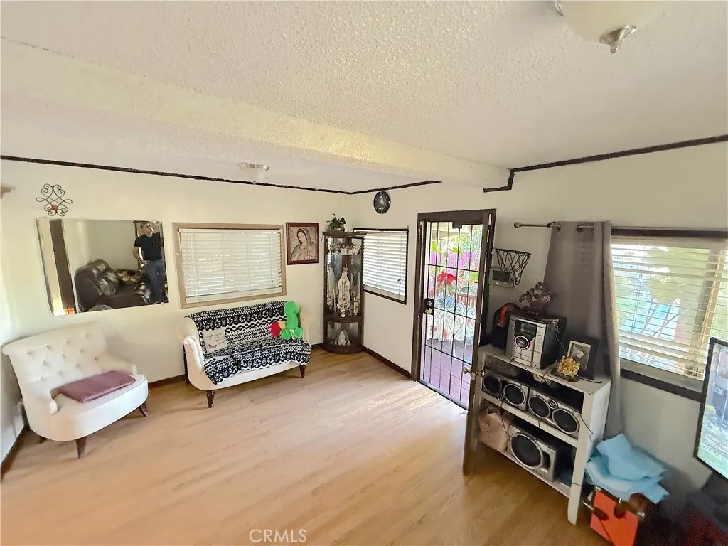 220 E Avenue 38