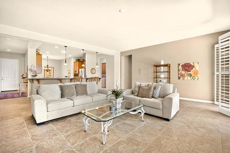 39375 Camino Piscina