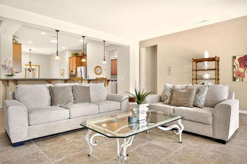39375 Camino Piscina