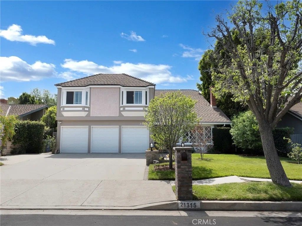 Photo of 21316 Nashville, Chatsworth, CA 91311 (MLS # SR26076281)