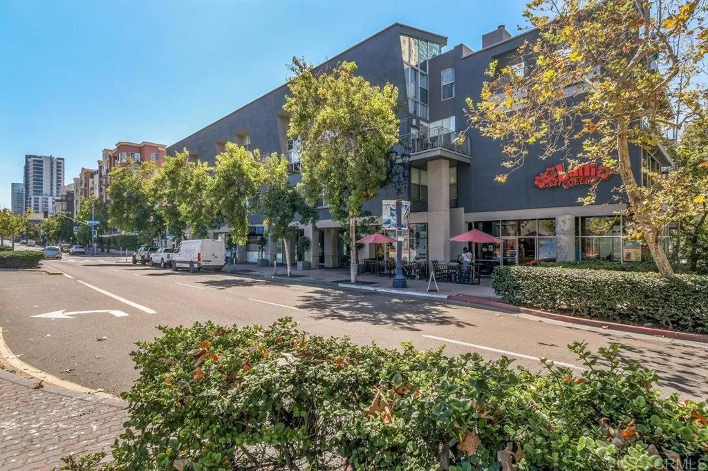 101 Market Street 212