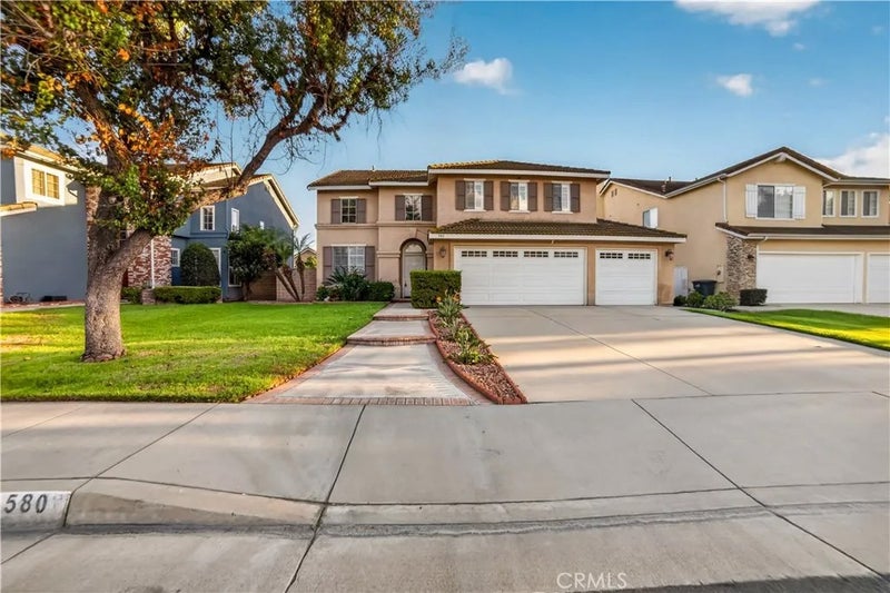580 E Hazeltine