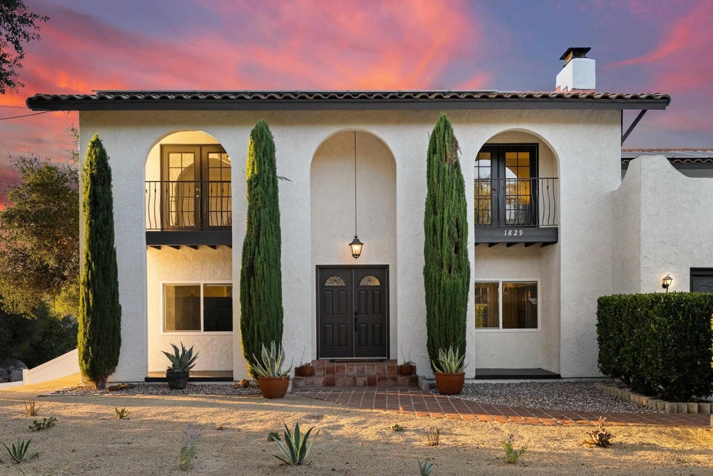 Photo of 1829 Via Corina, Alpine, CA 91901 (MLS # 260016569)
