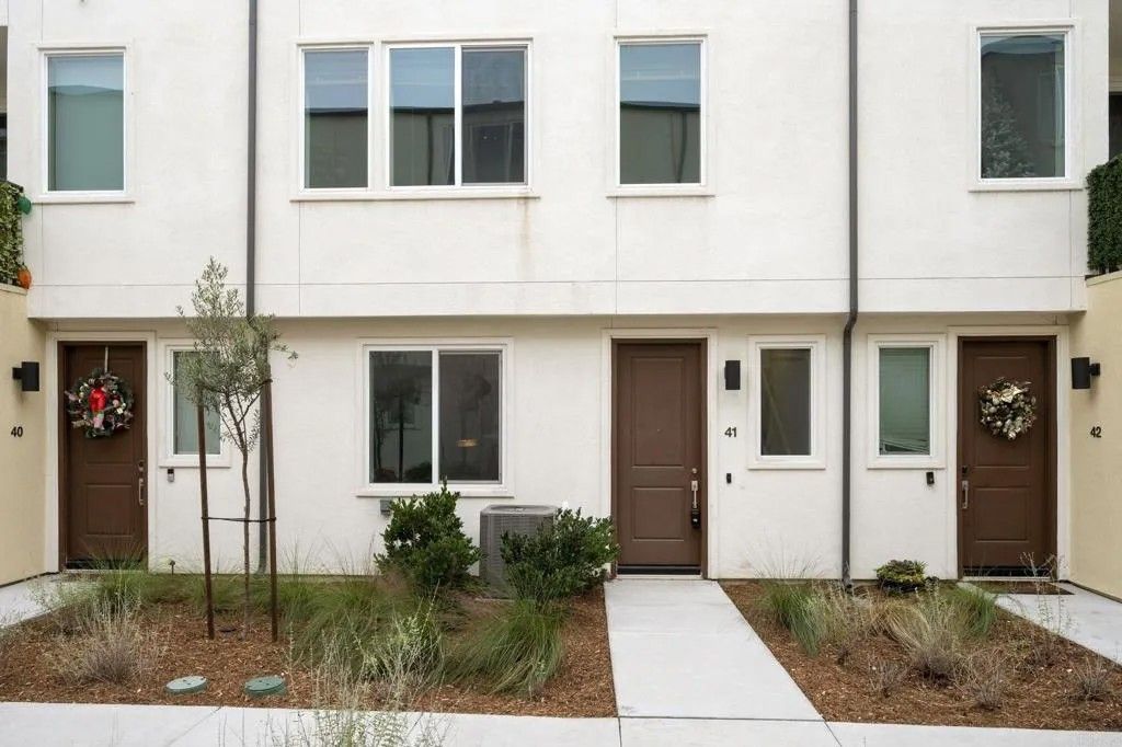 Photo of 5480 Seacliff Pl #41, San Diego, CA 91945 (MLS # PTP2600123)