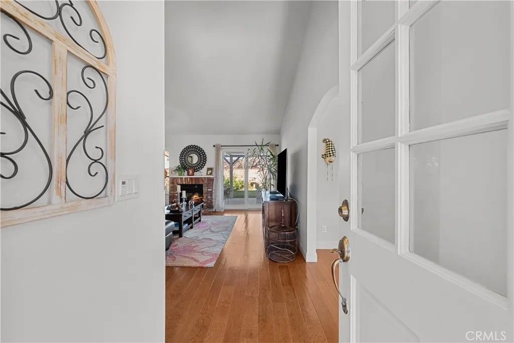 Photo of 23643 Maricio Dr, Valencia, CA 91355 (MLS # SR26033027)