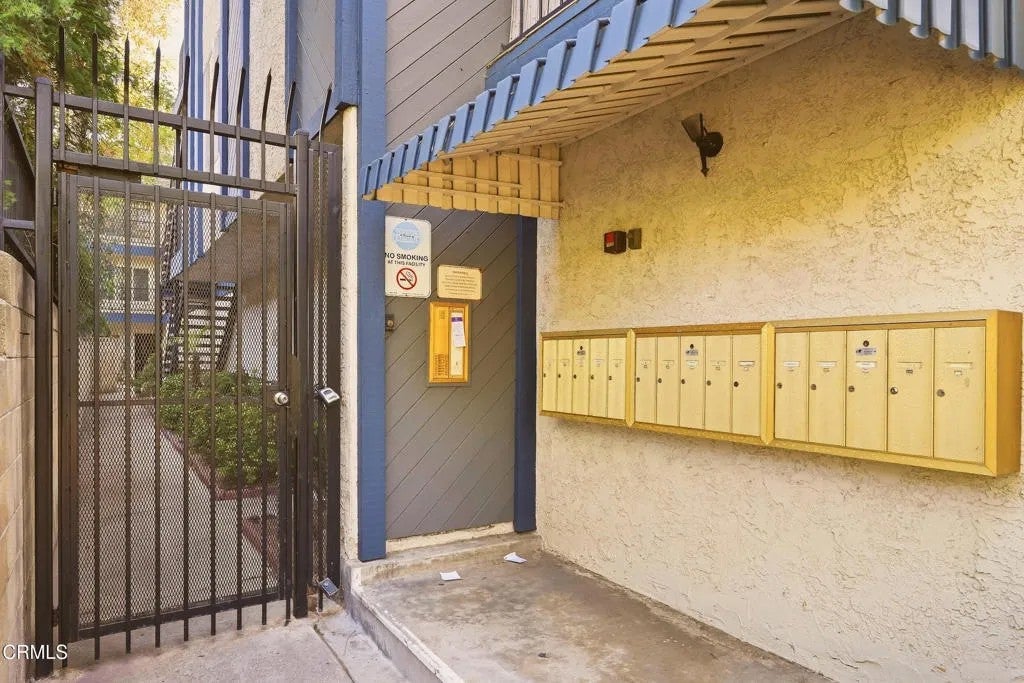 408 Burchett Street 11