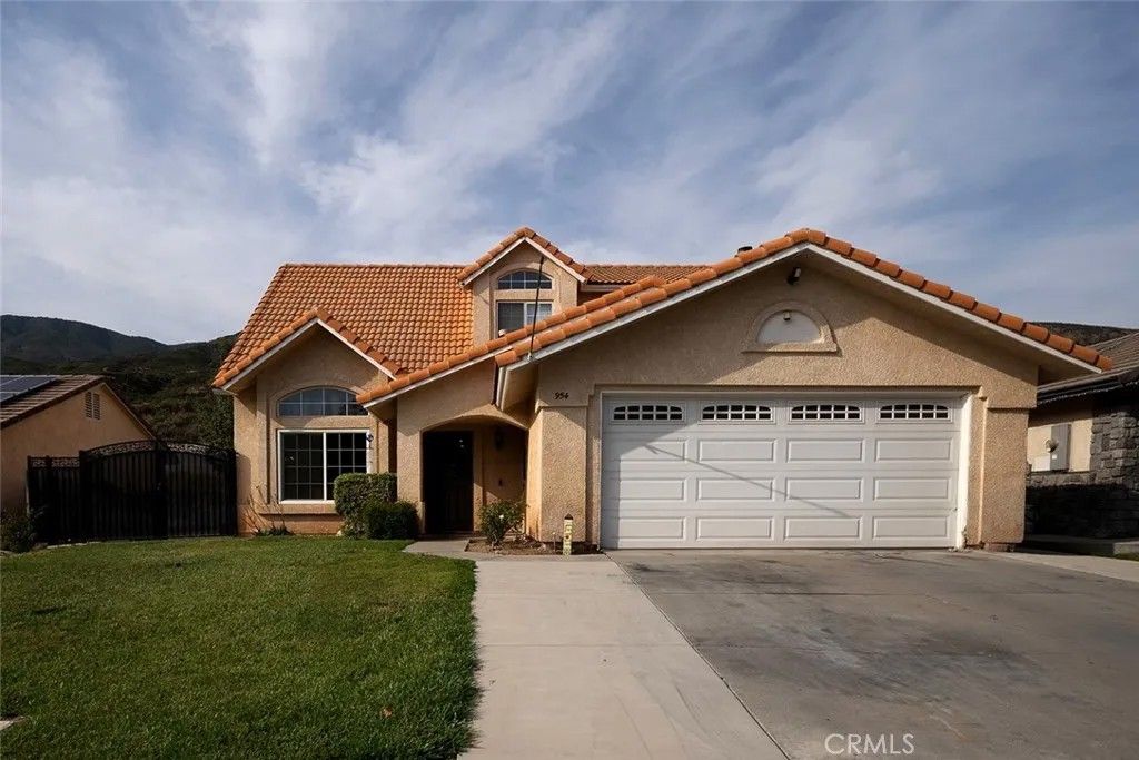 Photo of 954 W 59th St, San Bernardino, CA 92407 (MLS # IG26080678)