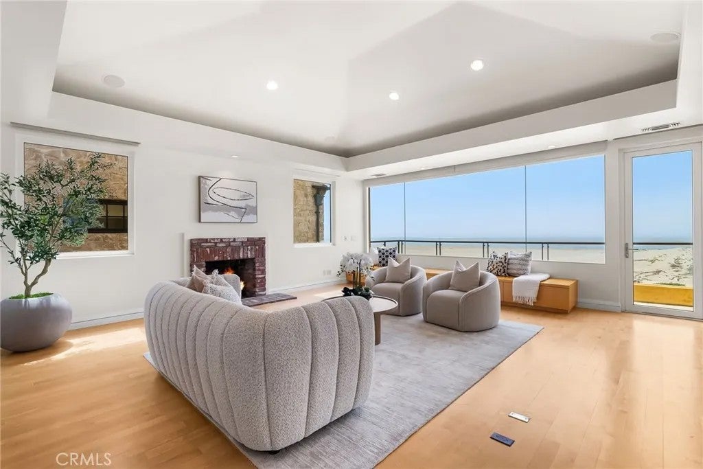 Photo of 1554 E Oceanfront, Newport Beach, CA 92661 (MLS # OC26197750)