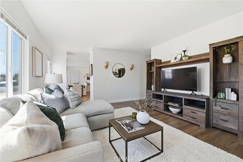 1001 N Hanover