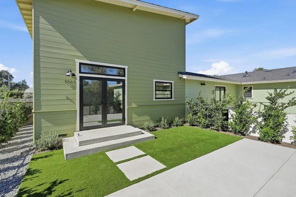 Photo of 1065 Buena Vista, Carlsbad, CA 92008 (MLS # NDP2601272)