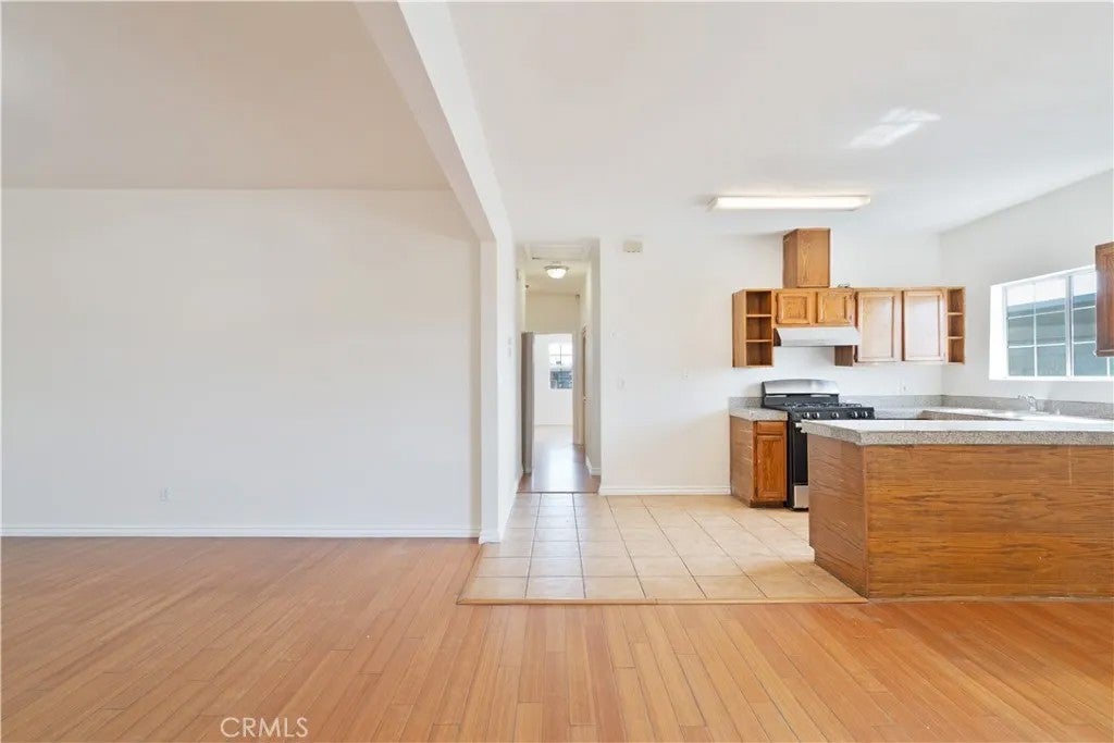 2325 Whittier
