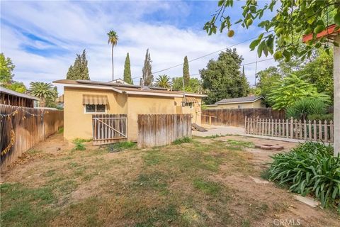 Tiny photo for 4008 Bandini Ave, Riverside, CA 92506 (MLS # PW25260890)