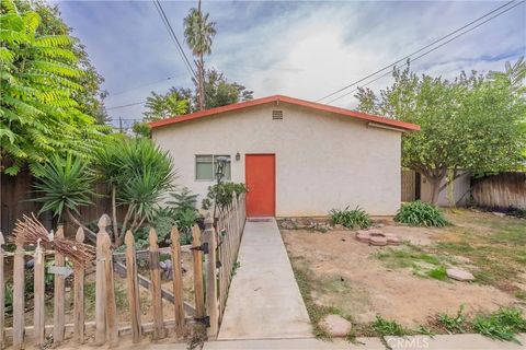 Tiny photo for 4008 Bandini Ave, Riverside, CA 92506 (MLS # PW25260890)