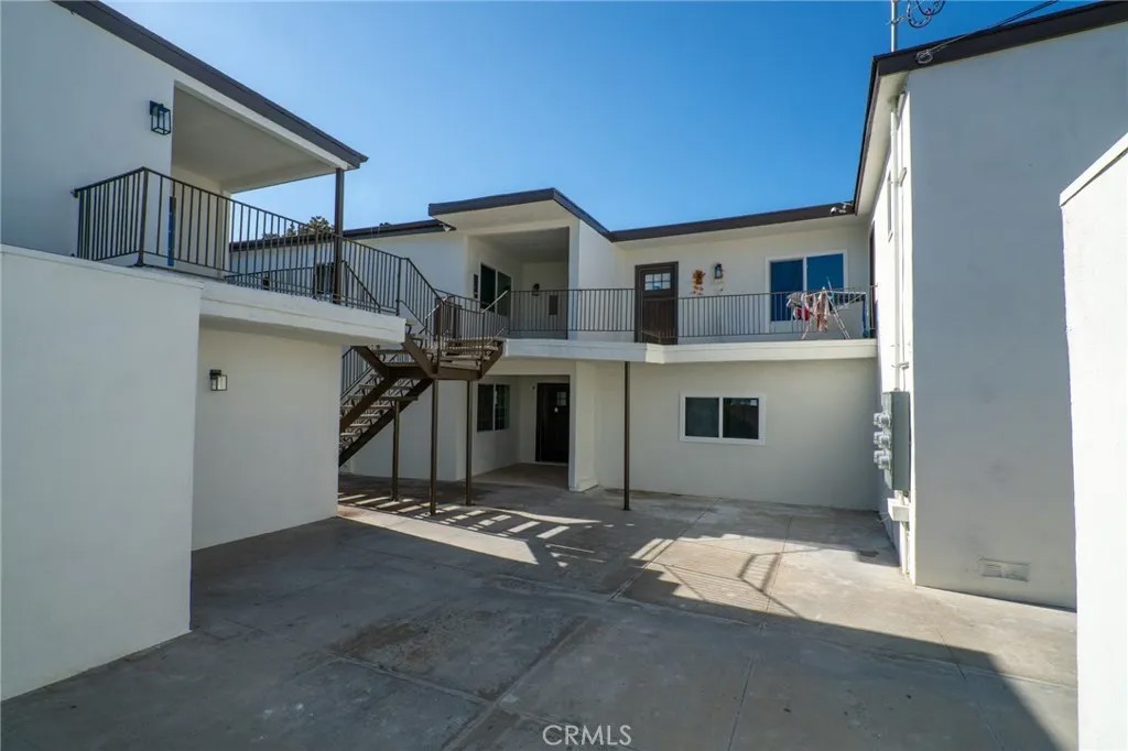 705 E Santa Fe Avenue