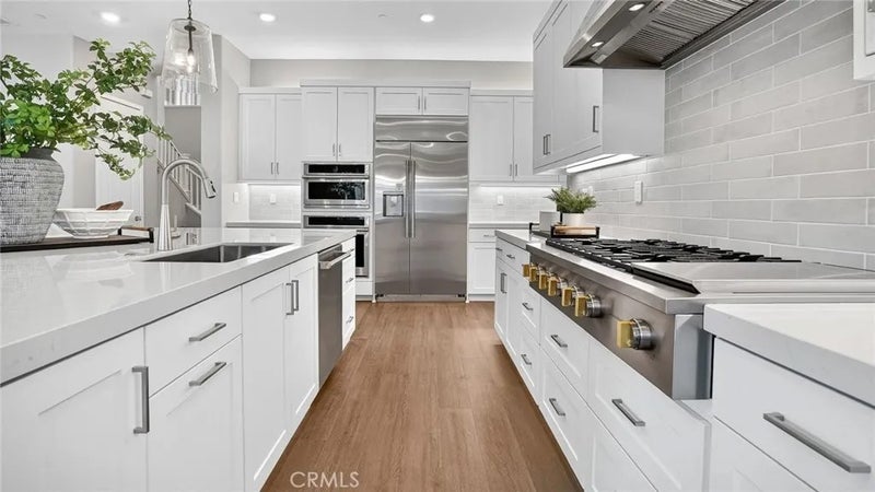 25184 Captain Way