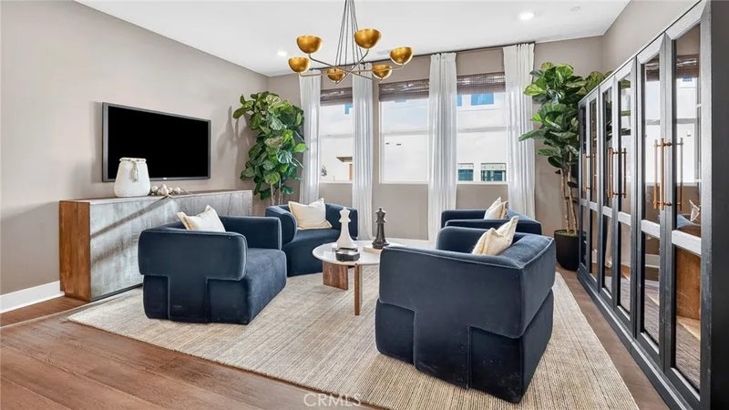 25184 Captain Way