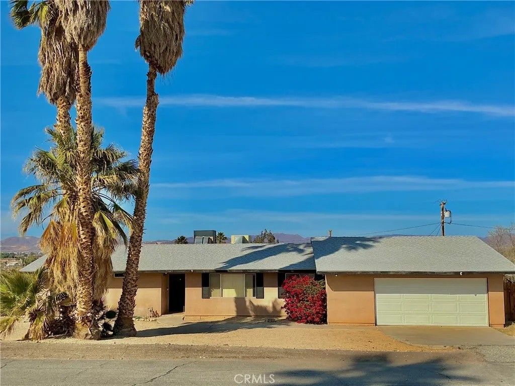 Photo of 73842 White Sands Dr, 29 Palms, CA 92277 (MLS # JT26053830)