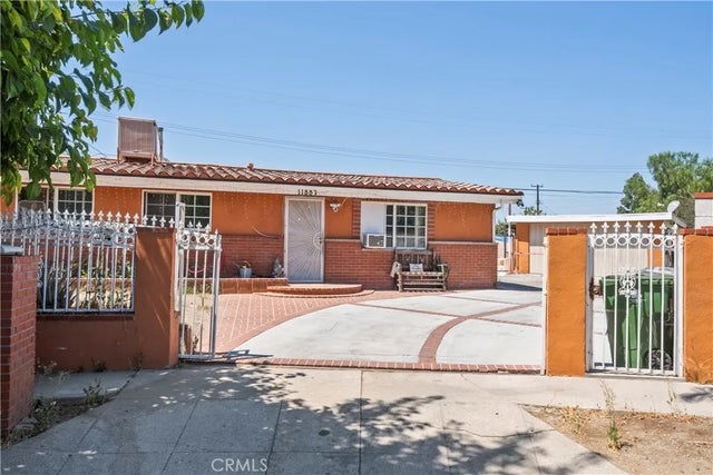 11887 Sproule, Los Angeles