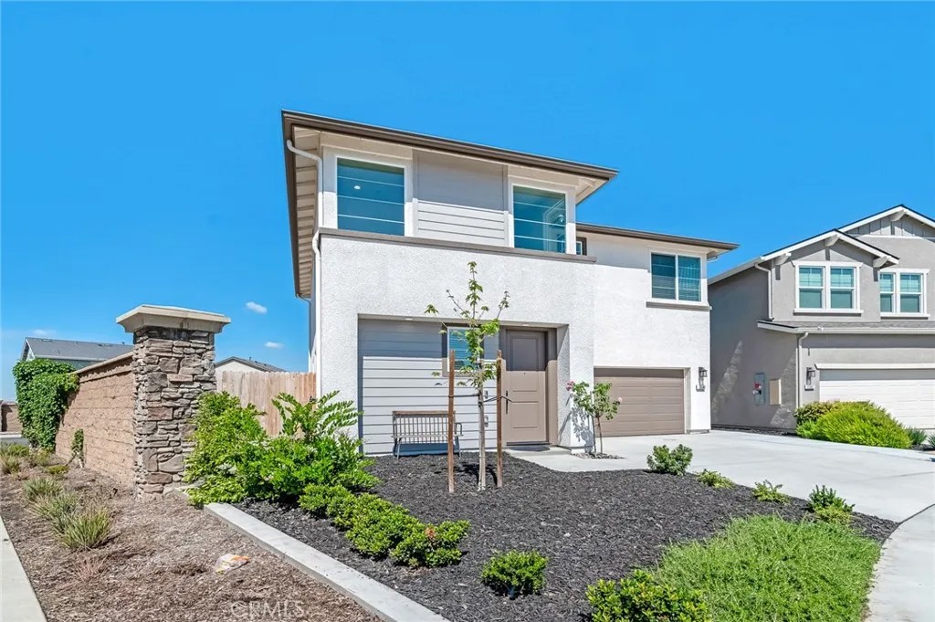 3049 N Dudley