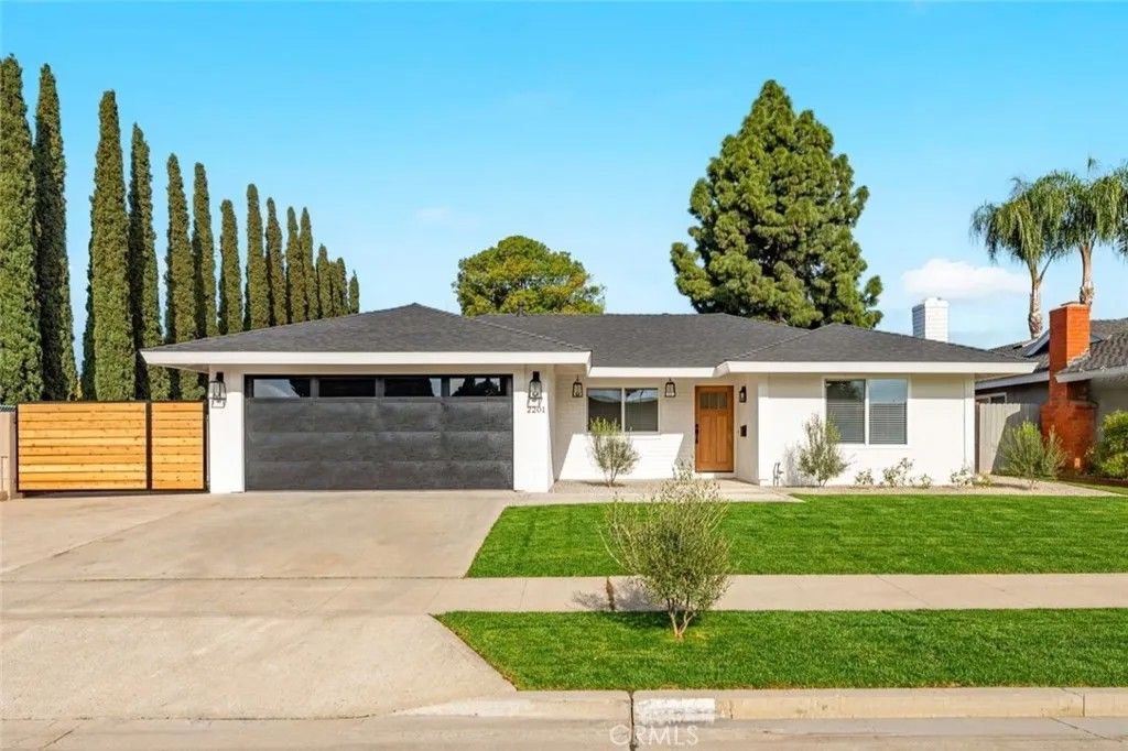 Photo of 2201 E Oakmont Ave, Orange, CA 92867 (MLS # SW25281811)