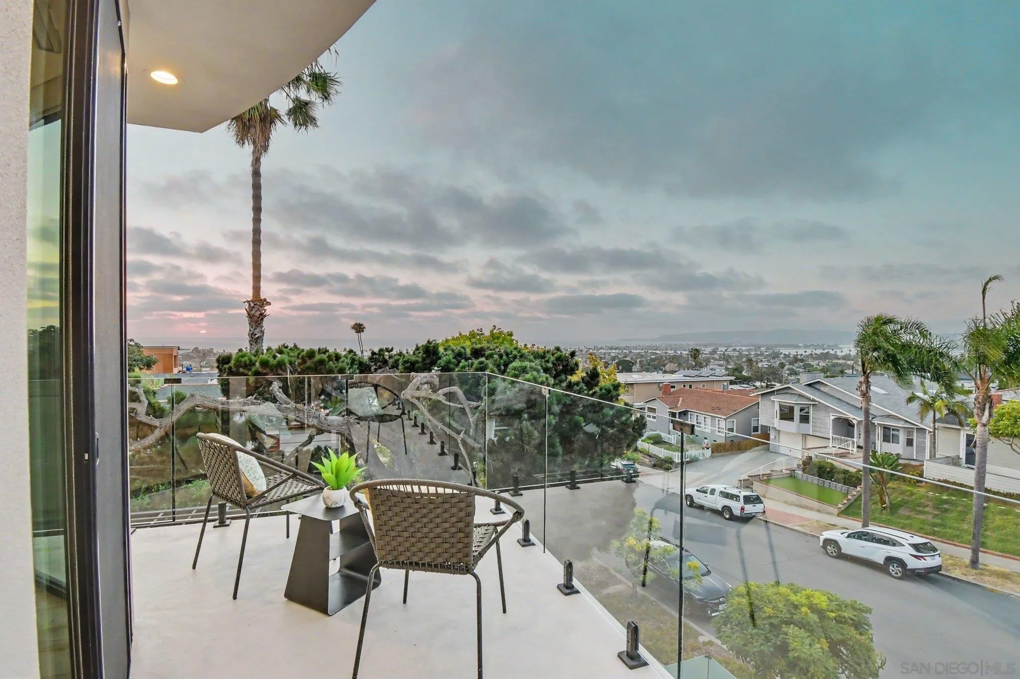 4549 Newport Ave