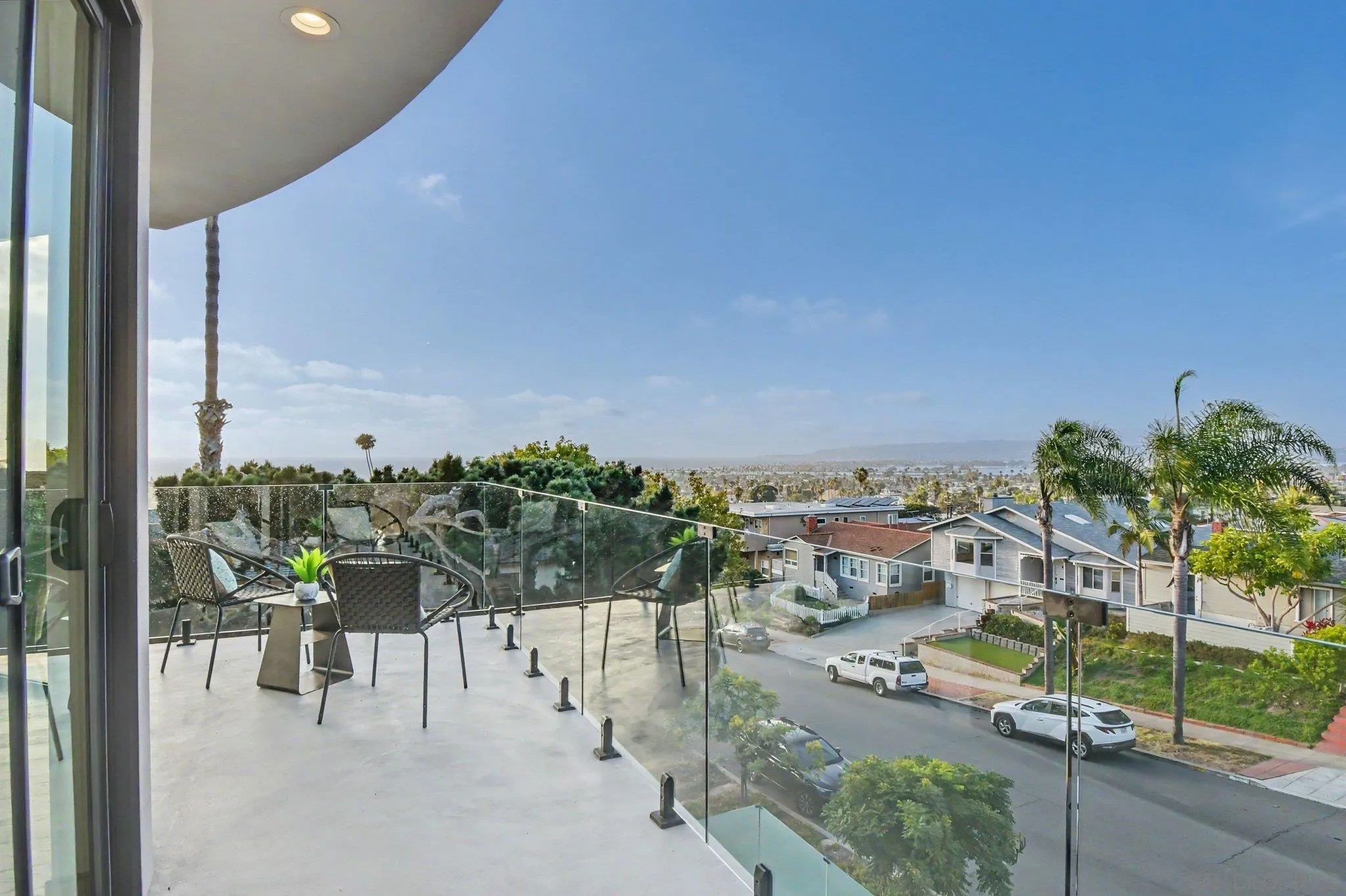 4549 Newport Ave