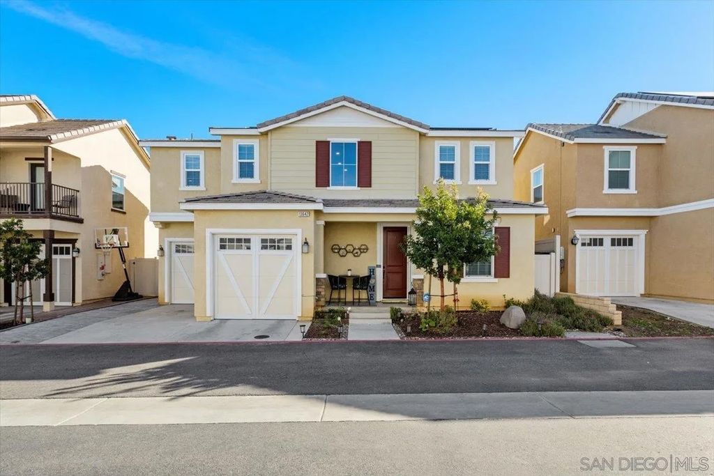 Photo of 13642 Gray Hawk Way, Valley Center, CA 92082 (MLS # 260010494)
