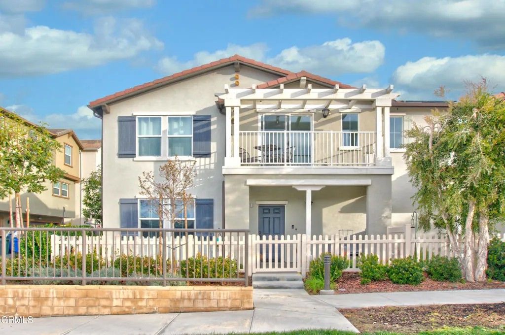 Photo of 549 Heritage Parkway, Fillmore, CA 93015 (MLS # V1-34888)