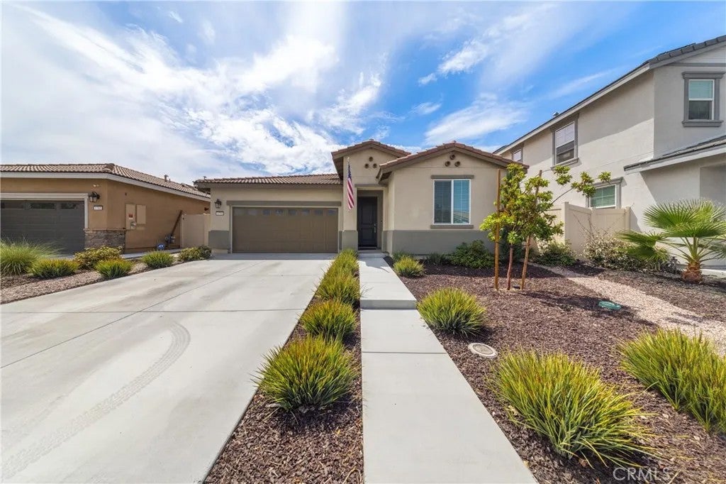 Photo of 1753 Plume LN, San Jacinto, CA 92583 (MLS # SW26191849)