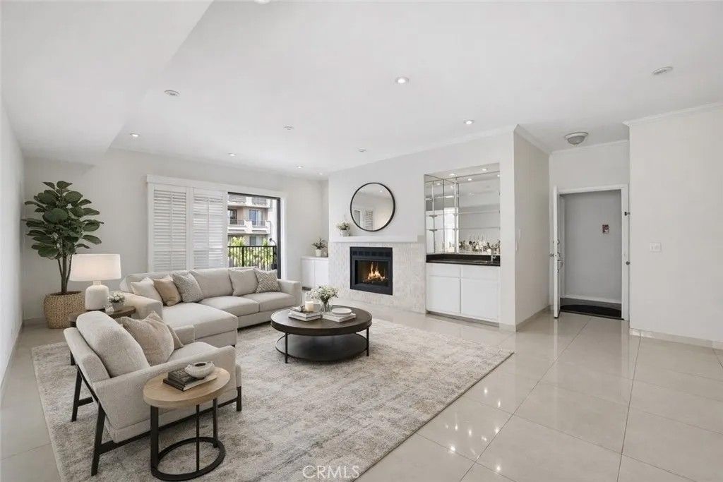 Photo of 1338 Amherst Ave #102, Los Angeles, CA 90025 (MLS # SR26073573)