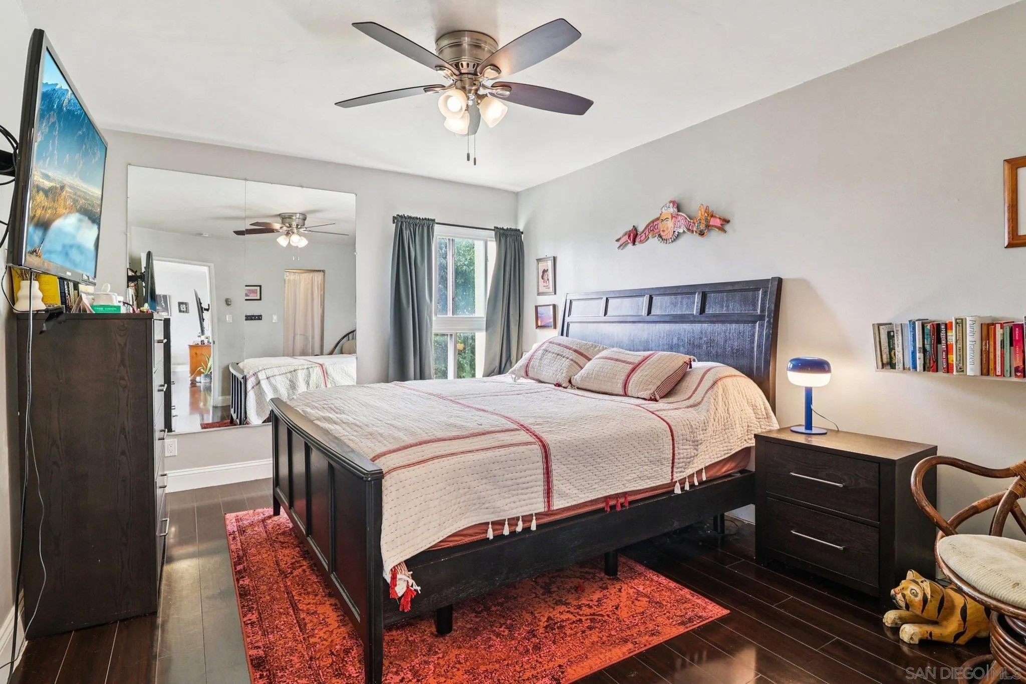 2266 Grand 23
